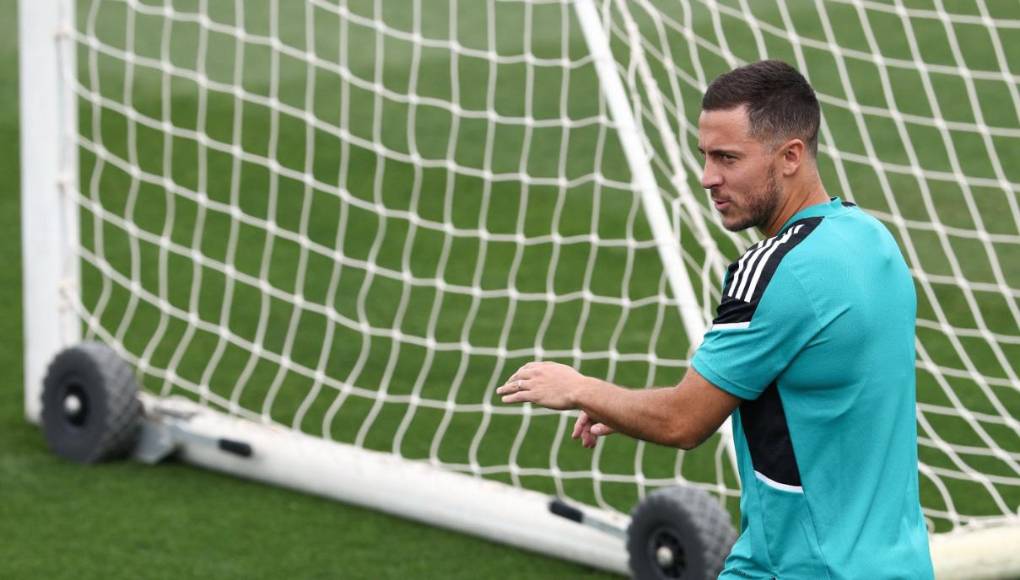  El Real Madrid pagó 130 millones de libras al Chelsea por el futbolista más 40 millones en variables.