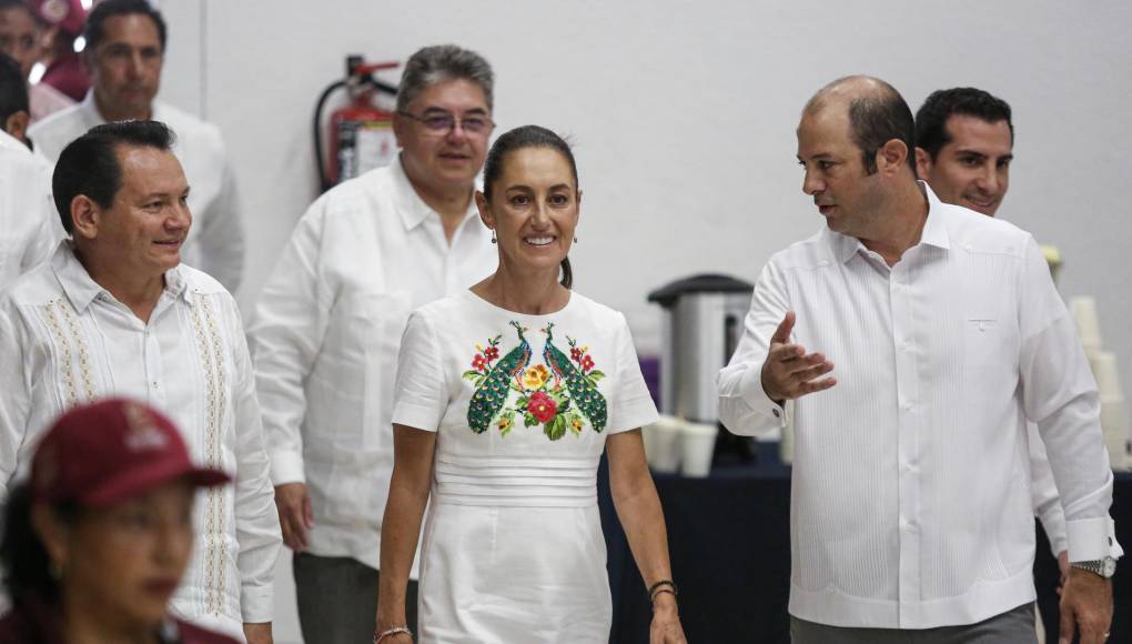 En 2018 fue elegida como la primera jefa de Gobierno de la Ciudad de México, cargo del que se apartó hace unos meses para iniciar su campaña presidencial. 