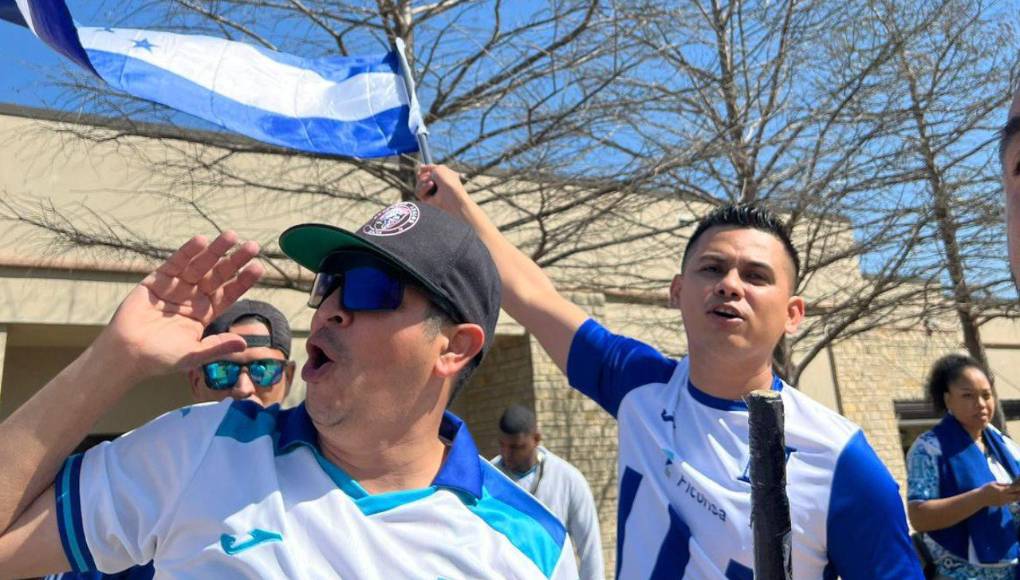 La ciudad de Frisco, Texas, se pinta de azul y blanco para recibir a la selección hondureña.