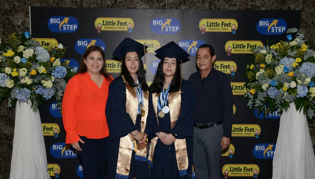 Eunice Ramírez, Carla y Scarlett Mejía y Carlos Mejía