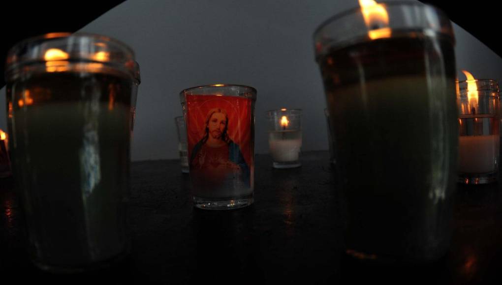 Miles de hondureños devotos honran a la Virgen de Suyapa