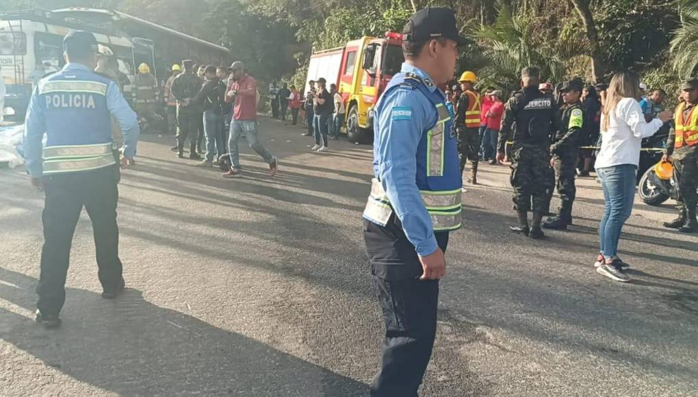 En el lugar murieron 17 personas y en el hospital de Santa Rosa llegaron sin vida Ada Fidelina Aguilar y un menor de edad identificado como Jeffrey.