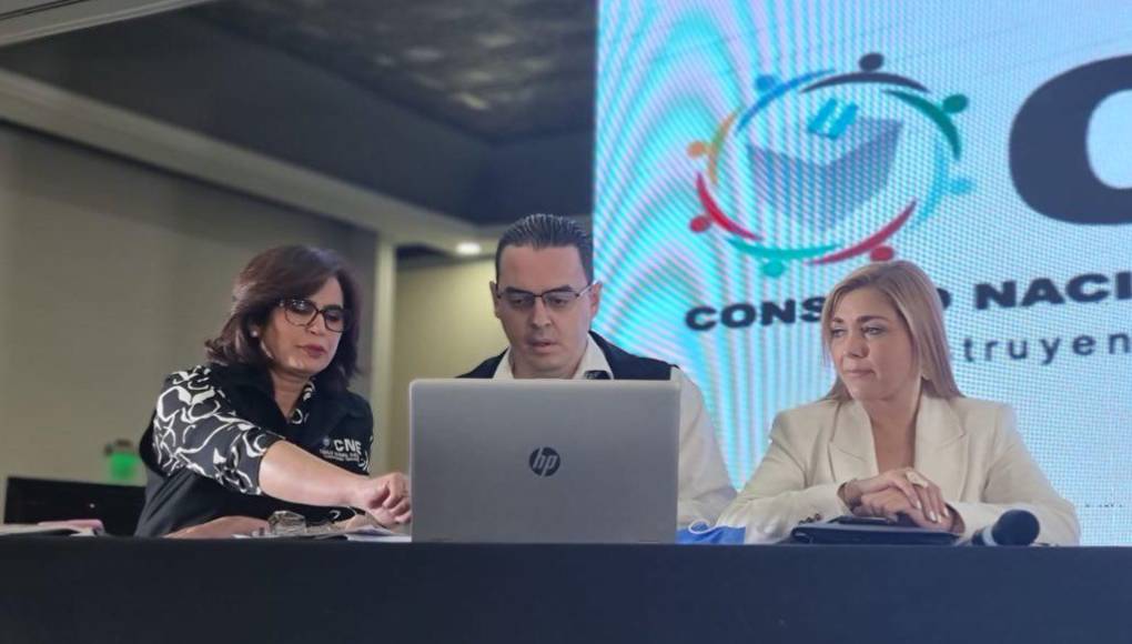 Expresidente Lobo destaca el trabajo del CNE en el manejo de elecciones en Honduras
