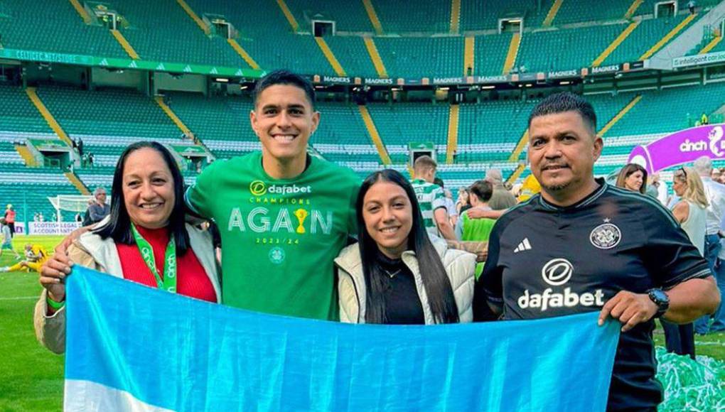 Luis Palma sigue celebrando a lo grande el título de la Liga de Escocia obtenido como futbolista del Celtic.