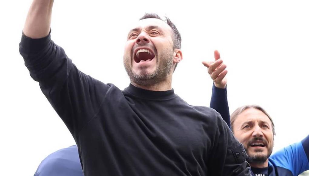 La dirección deportiva del FC Barcelona considera a De Zerbi el heredero natural del ADN blaugrana, bendecido además por el propio Pep Guardiola.