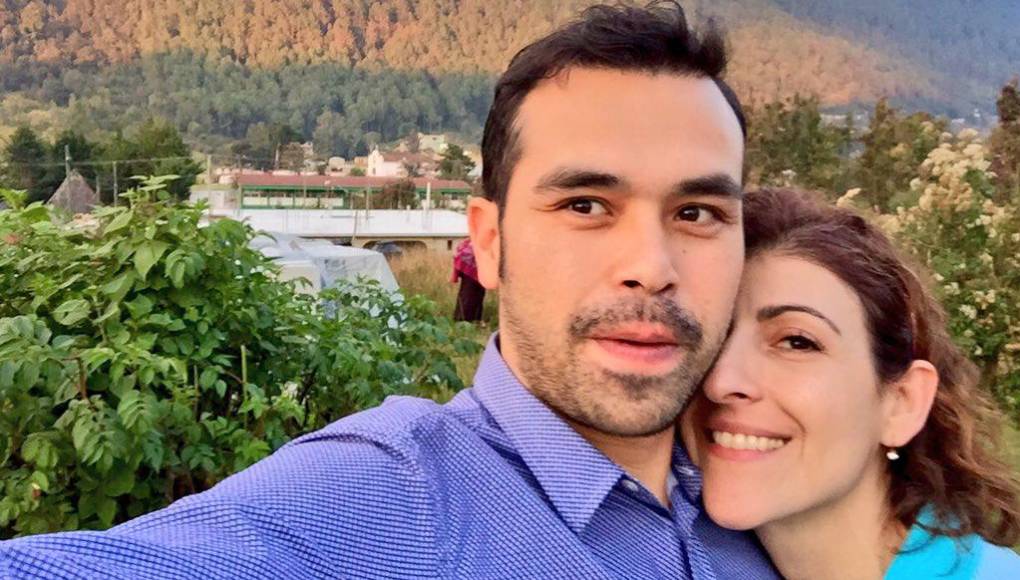 Ha sido consultora en varios temas políticos para el Senado de la República de México.