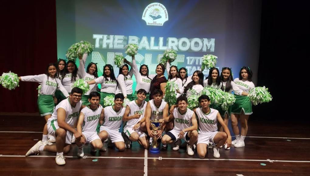 Este evento se realiza año con año, con el objetivo de fomentar el trabajo en equipo y exponer los talentos de cada estudiante. Los seniors de la Génesis Bilingual School abrieron el show. 