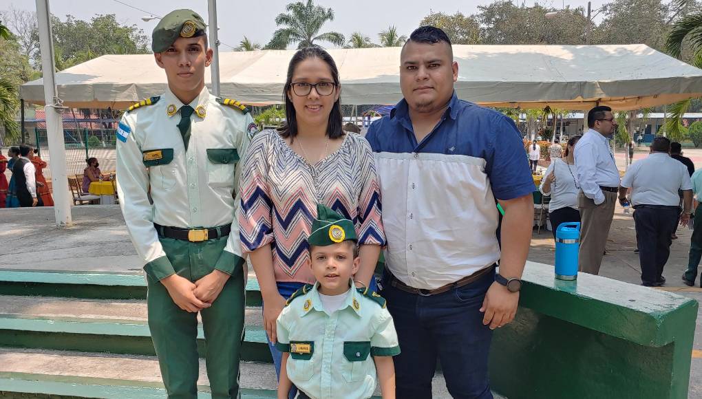 David Baide, Josseline Baide, Michael Linares y Carlos Linares