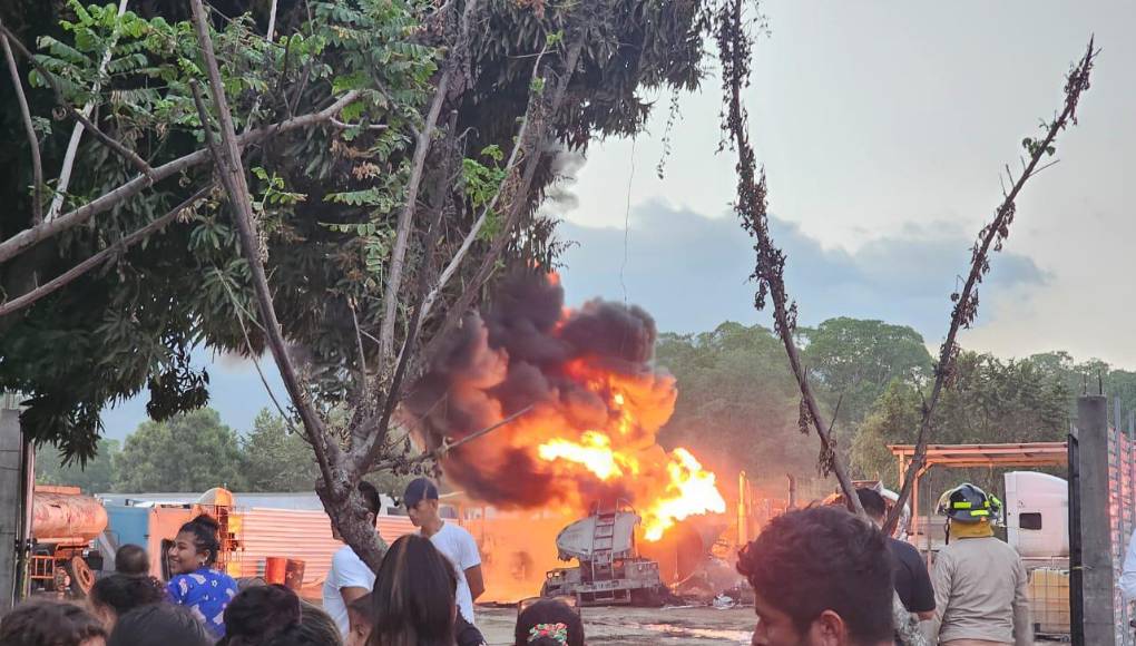 Explicaron que con las altas temperaturas los vapores suben y todo líquido se gasifica y se vuelve volátil, y con cualquier partícula encendida puede provocar el fuego.