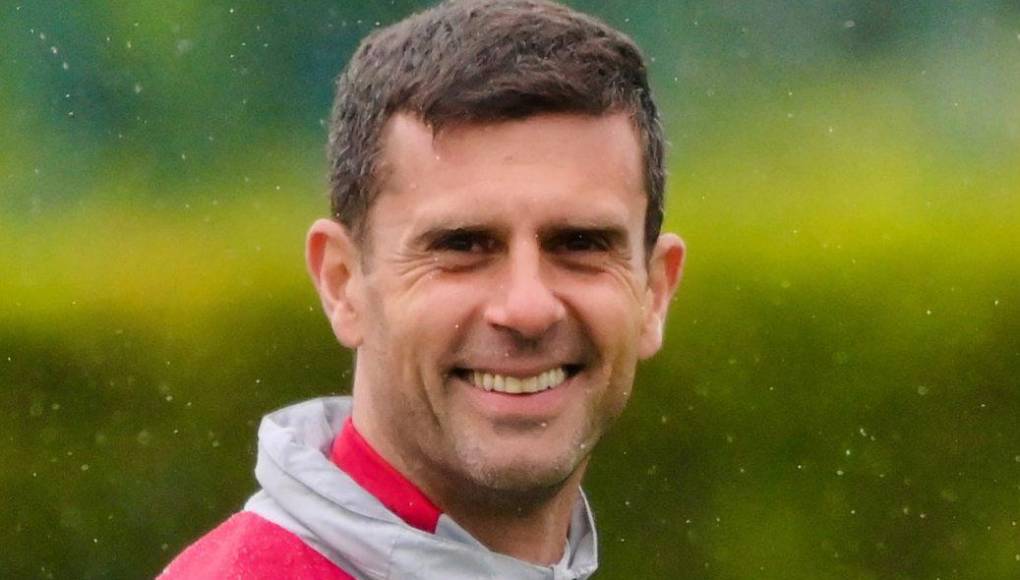 OFICIAL: El Bologna de Italia anunció el adiós de su entrenador Thiago Motta. Todo indica de que se convertirá en el nuevo DT de la Juventus.