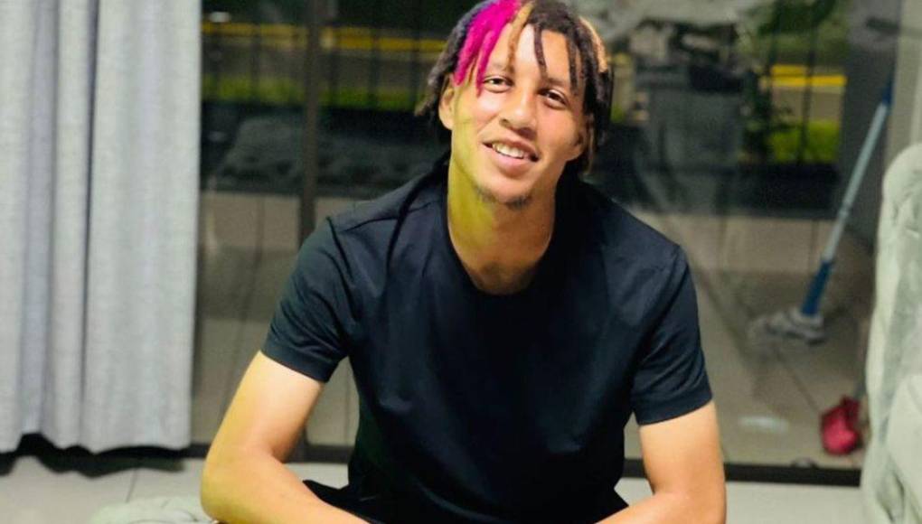 Según el teniente coronel, Fleurs fue trasladado enseguida al centro médico más cercano, pero los sanitarios no pudieron más que certificar la muerte del futbolista a su llegada al hospital.