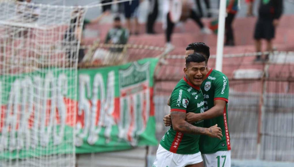 Minutos después, el Chino López aprovechó un horror del arquero del Vida y puso el 2-0 a favor de Marathón.