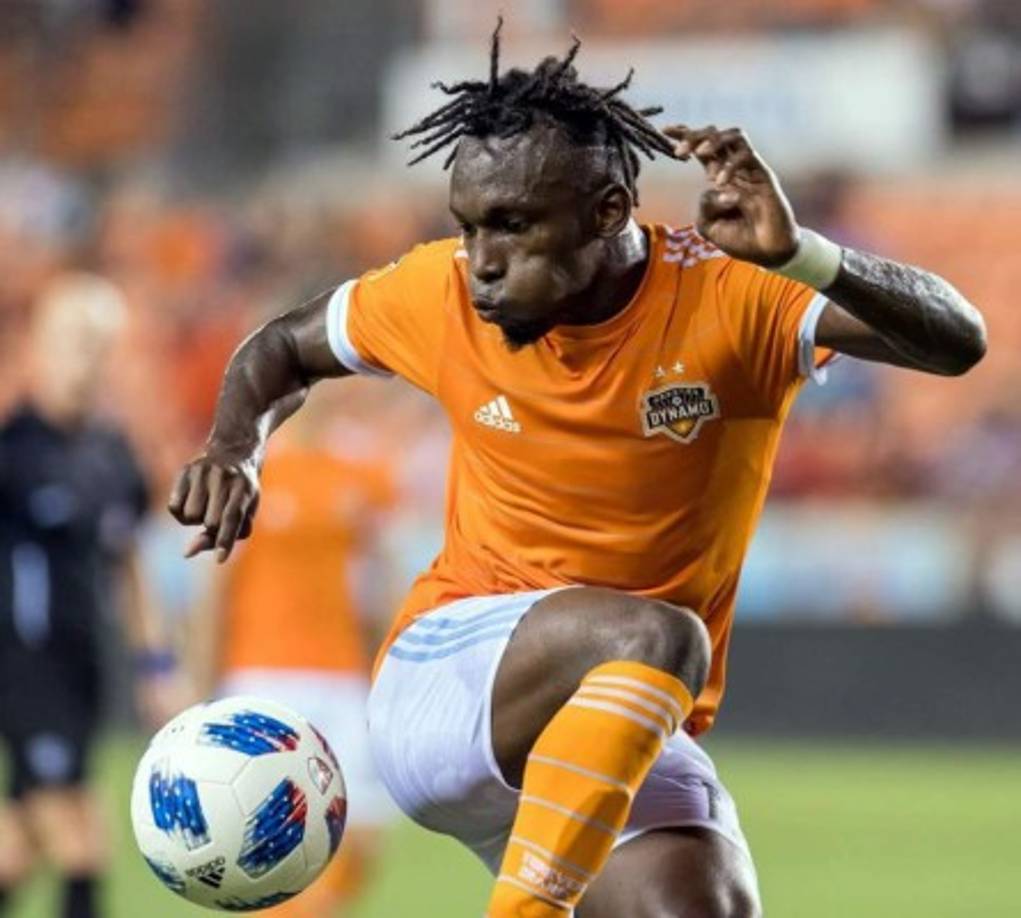 <br/>Alberth Elis: El delantero hondureño tendrá que seguir esperando para irse a Europa. Finalmente el catracho se quedará una temporada más con el Houston Dynamo de la MLS ya que se vino abajo la negociación con el Fenerbahce.