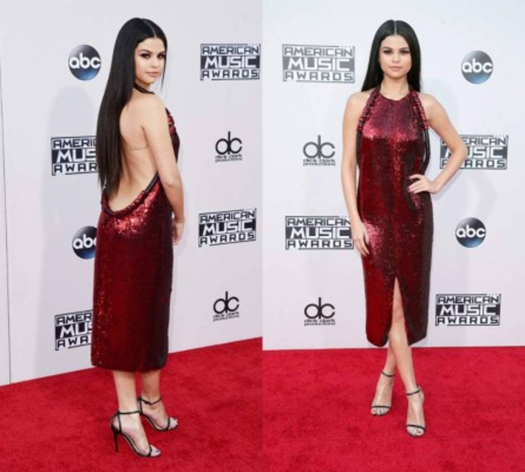 Selena Gómez llegó con un vestido color ocre, para muchos no hace valer su silueta. La cantante vistió de Givenchy.