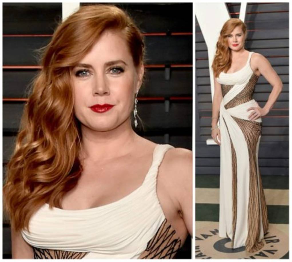 La actriz Amy Adams en un look de impacto.
