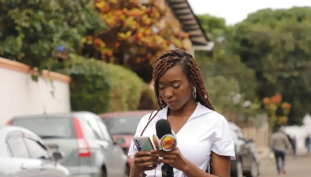 Tiene 2 años laborando como reportera de Noticieros Hoy Mismo, miembro de la Corporación Televicientro. 