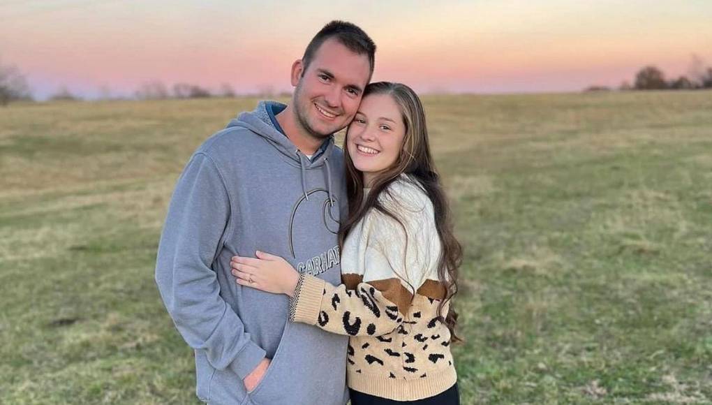 ”Fueron juntos al cielo. Por favor, oren por mi familia, necesitamos desesperadamente fuerza. Y por favor rezen por la familia Lloyd también. No tengo otras palabras por ahora”, finalizó Baker.