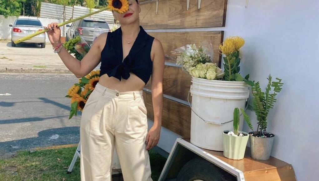 Tiempo después se le presentó la oportunidad de laborar con una empresa multinacional, reconocida por sus productos de belleza y fragancias para mujeres.