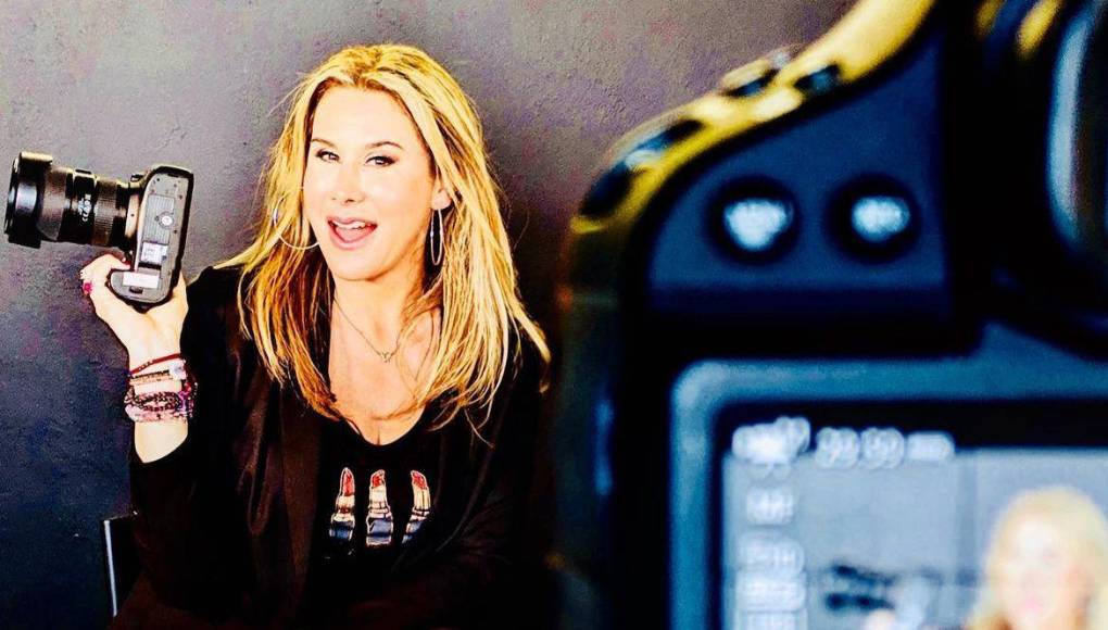 Por su parte, Mónika Sanchez, hermana de Yovanka compartió el siguiente mensaje para despedirla:”La Mariposa ya está volando hacia el cielo. ¡Te extrañamos intensamente! ¡Nada será igual. ¡Nunca! Te amamos Yovi”