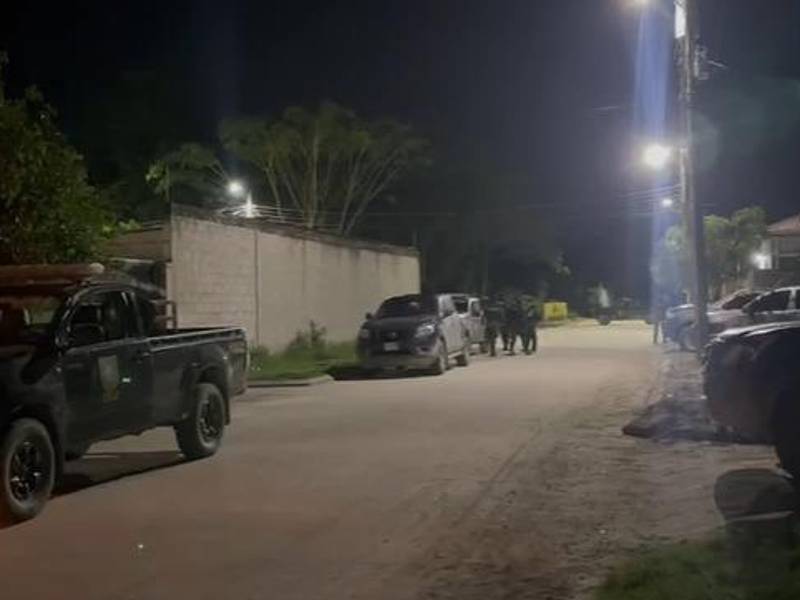 Autoridades realizan allanamiento en una vivienda de la residencial Manantial de Choloma, donde presuntamente operaba de forma ilegal la empresa Unifin.