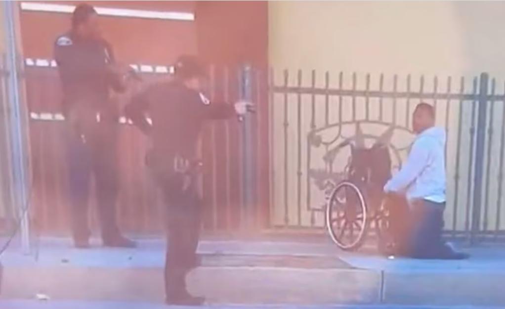 Investigan a policías que mataron en EEUU a un afroamericano en silla de ruedas