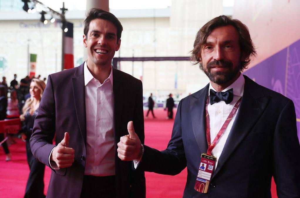 Los exjugadores Kaká y Andrea Pirlo, contentos llegando a la ceremonia.