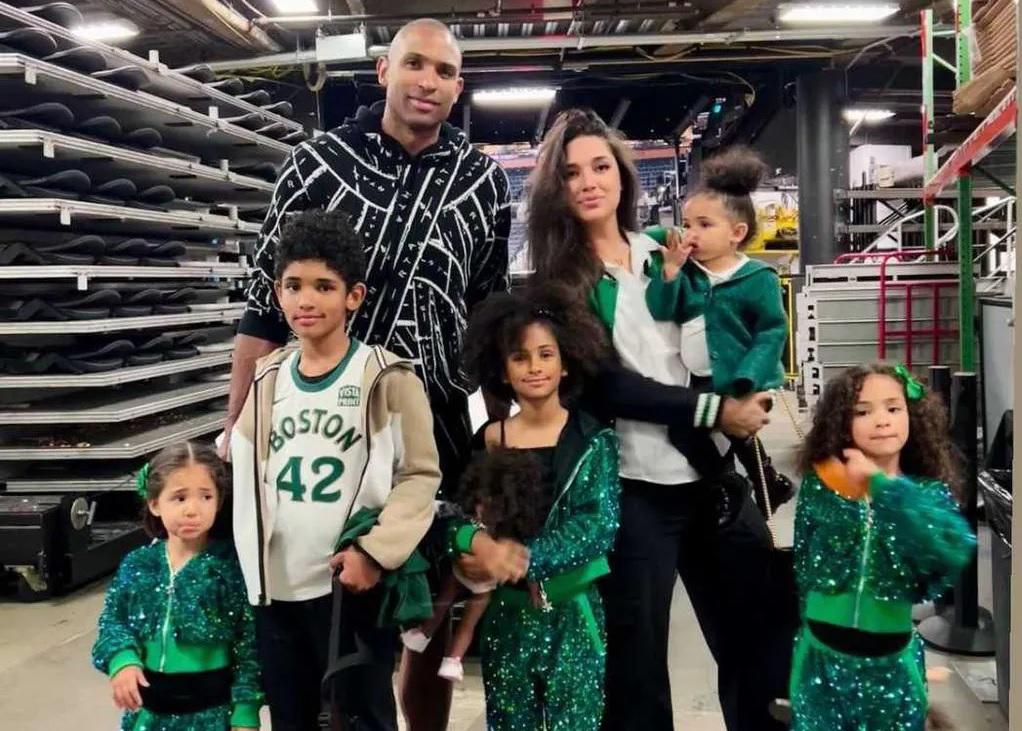 La Miss Universo 2003, Amelia Vega, dio a luz a su sexto hijo