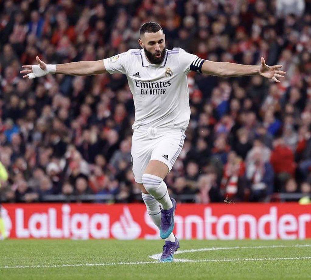 En Real Madrid contaban con la continuidad del francés y andan en busca de un delantero suplente para completar la plantilla. Sin embargo, la hipotética salida de <b>Benzema </b>obligaría al Madrid a salir a por un atacante del máximo nivel para compensar su baja. 