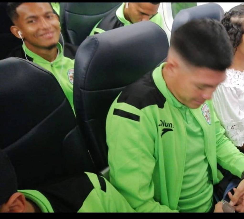 La vida le cambió al oriundo de Santa Elena en pocos días, pues antes de fichar por Marathón estuvo a punto de irse ‘mojado’ y ahora, con la visa aprobada, pudo viajar legalmente a EEUU.