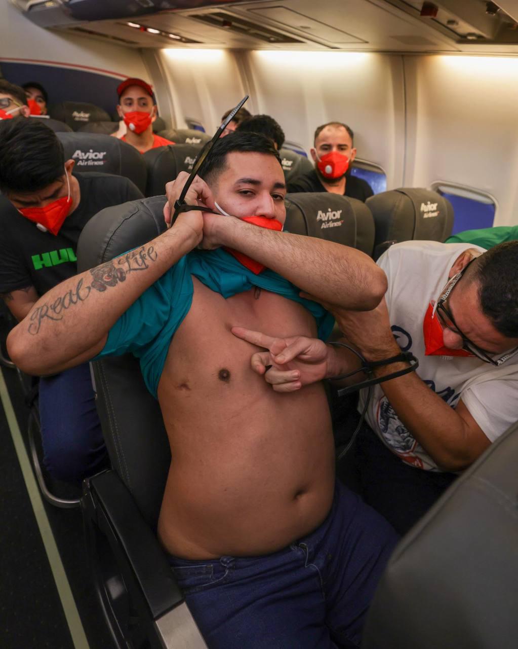 Migrantes venezolanos liberados denuncian torturas y maltratos en la megacárcel