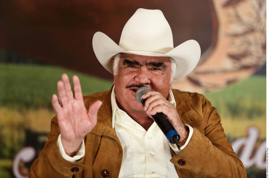 Este domingo 12 de diciembre murió el Rey de la música ranchera, Vicente Fernández...Te contamos algunas curiosidades que quizá no sabías del “Charro de Huentitán”, así como su paso en el séptimo arte.