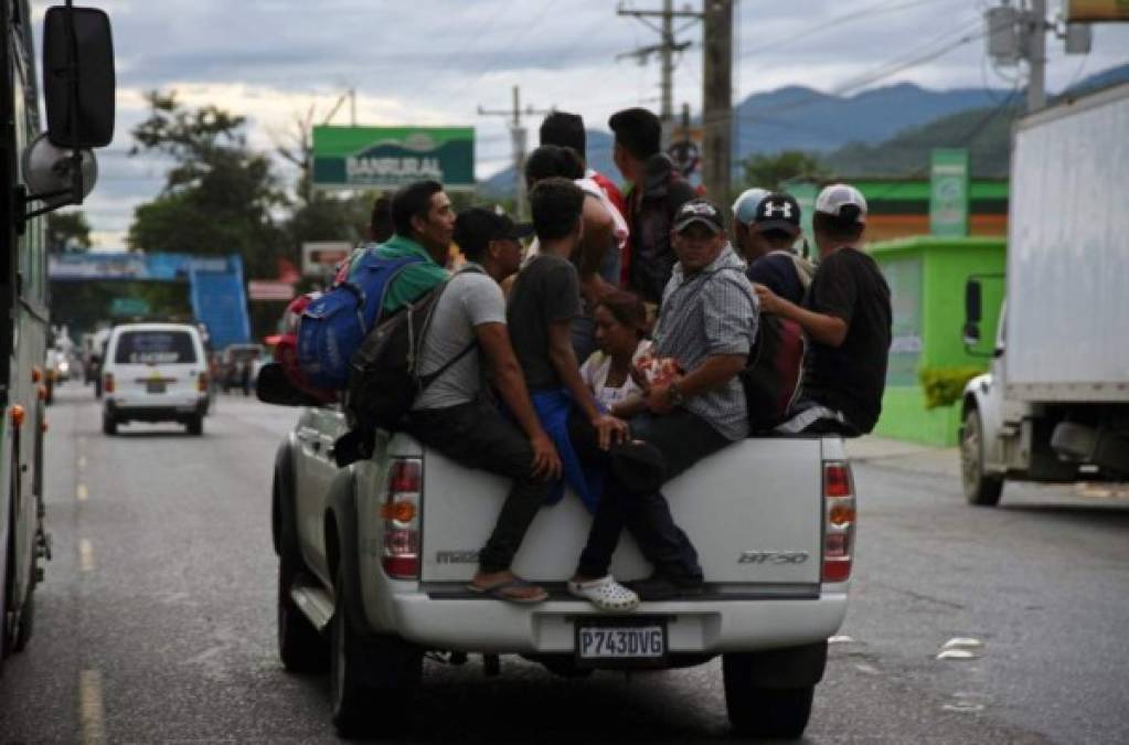 Algunos grupos de entre 50 y hasta 300 migrantes se ha separado del contingente mayor como una medida estratégica para avanzar, de acuerdo a activistas.