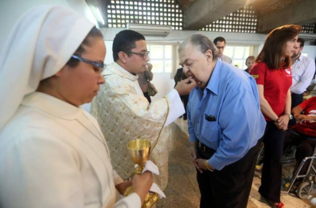 En mayo de este año el Consejo Hondureño de la Empresa Privada (Cohep) le entregó un reconocimiento al considerarlo un empresario de corazón altruista y bienhechor de obras sociales.