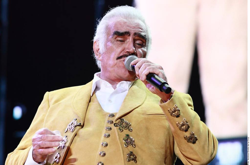 INIGUALABLE. En 50 años de carrera, Vicente Fernández logró vender 70 millones de álbumes y lanzó 100 discos. El artista mexicano tiene, además, 10 discos grabados, al menos aún sin publicar y 300 canciones inéditas.