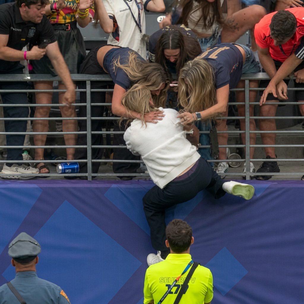 Mundial: Lágrimas de Ecuador, DT se volvió loco con su esposa y decepción en Alemania