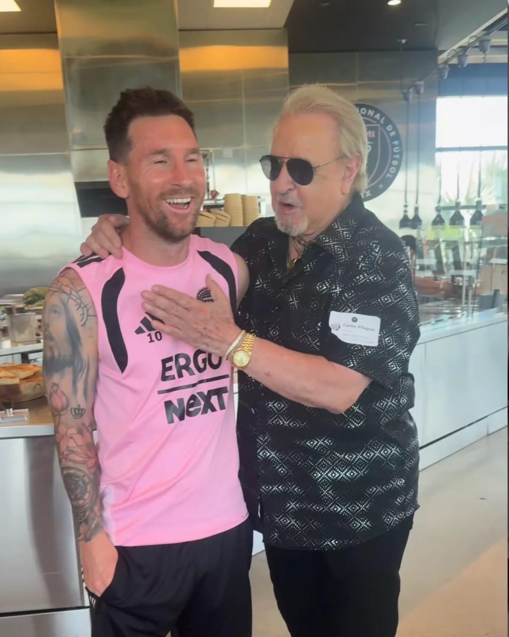 Carlos Villagrán sobre su encuentro con Messi: En Argentina, se besan los hombres