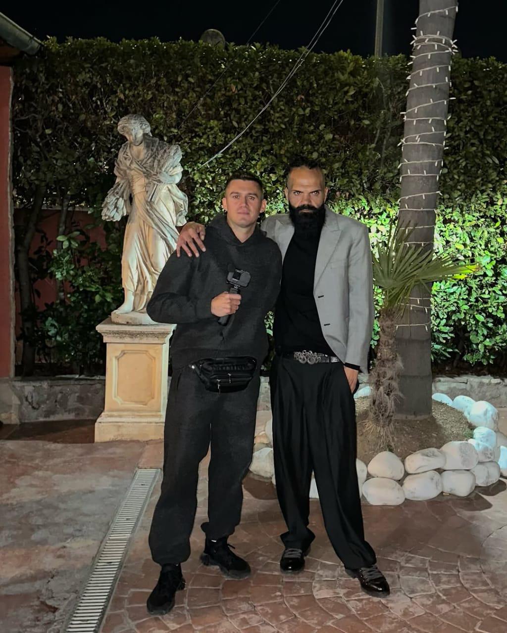 Zazza el Italiano bajo críticas por exponer a familia en zona de riesgo