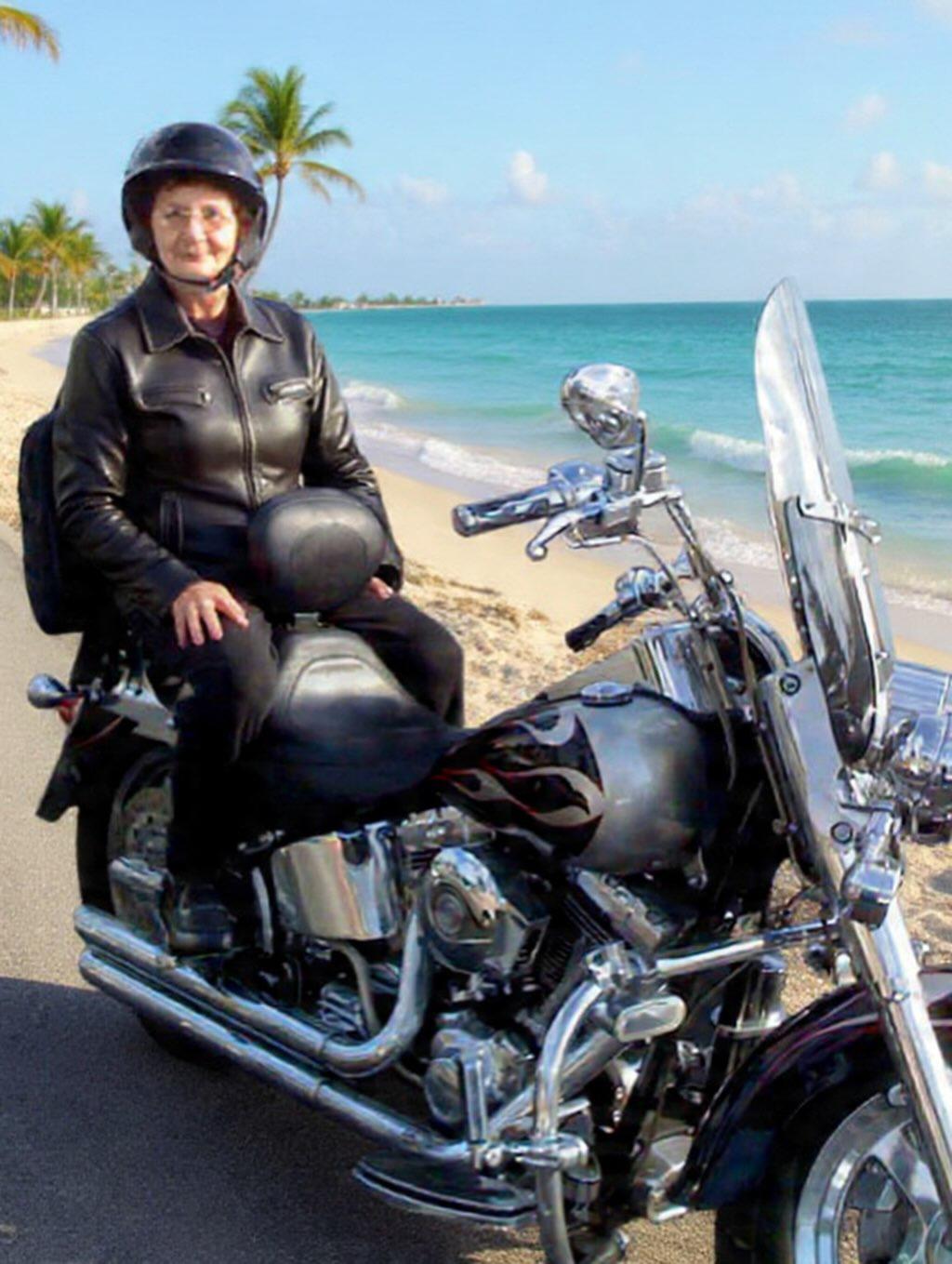 Mario Cimarro anuncia el fallecimiento de su madre, María Paz