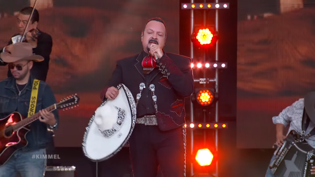 Pepe Aguilar, interpreta música de mariachi en ‘Jimmy Kimmel Live!’