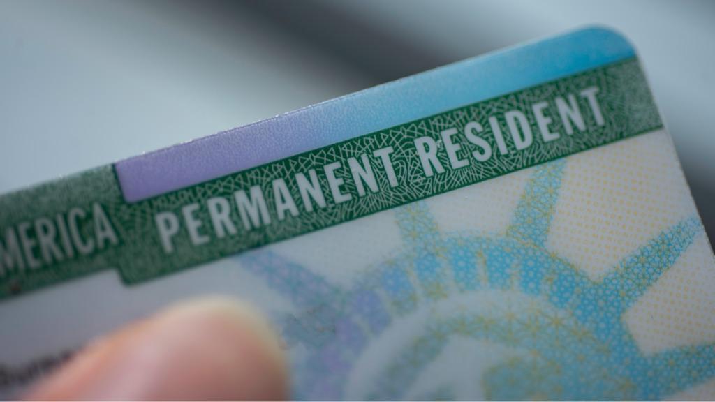 Green Card: la nueva regla sobre “carga pública” que deben conocer los hondureños