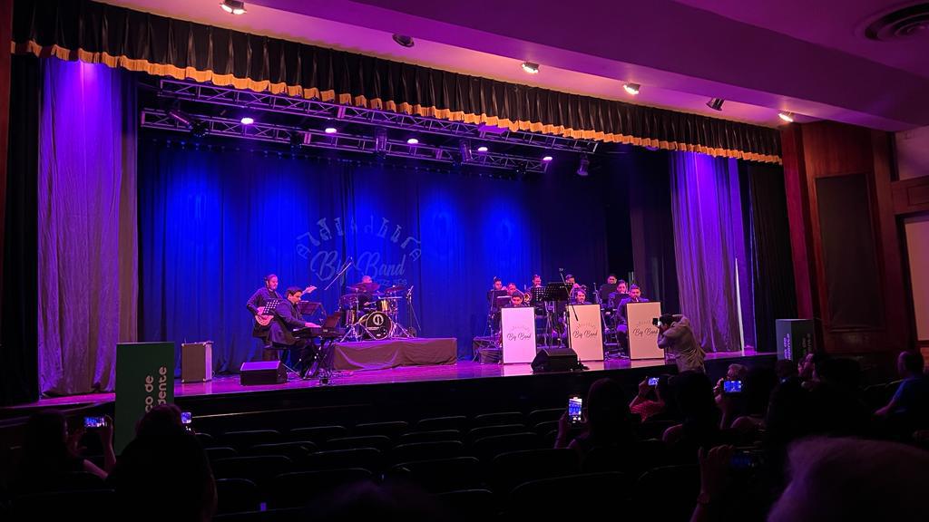 Big Band Jazz cautiva a Sampedranos con maravilloso concierto