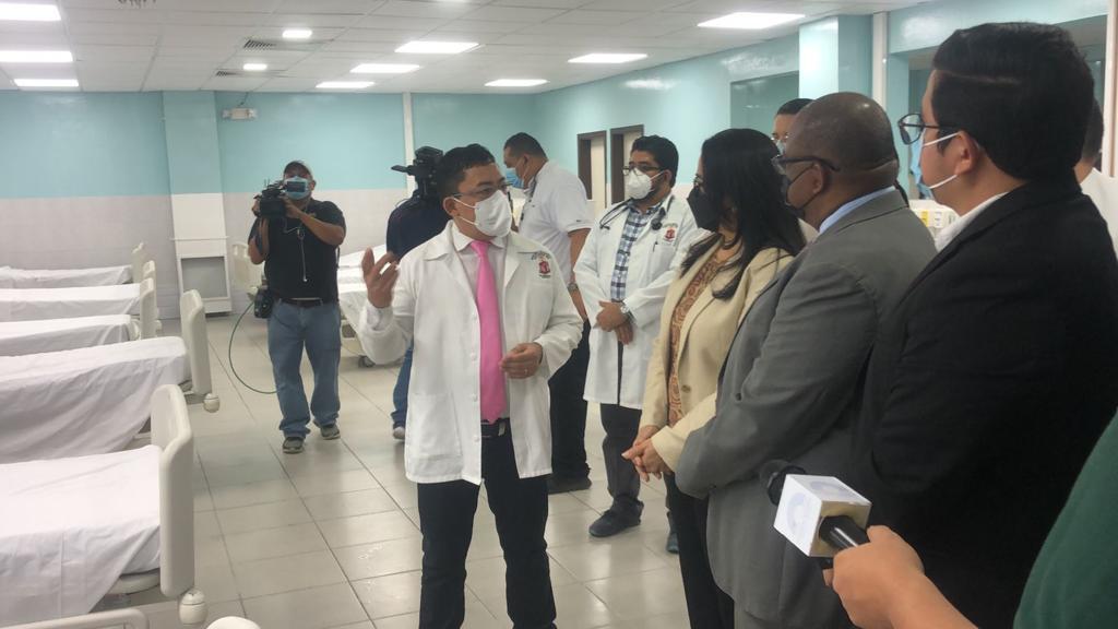 Medios de comunicación estuvieron presentes.