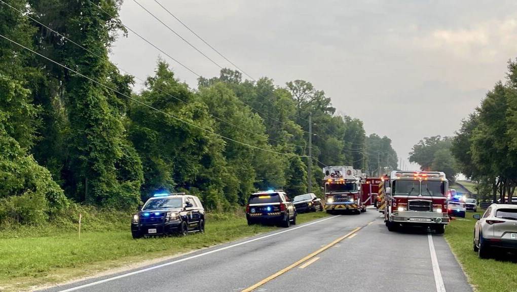 Otras ocho personas resultaron heridas de gravedad.
