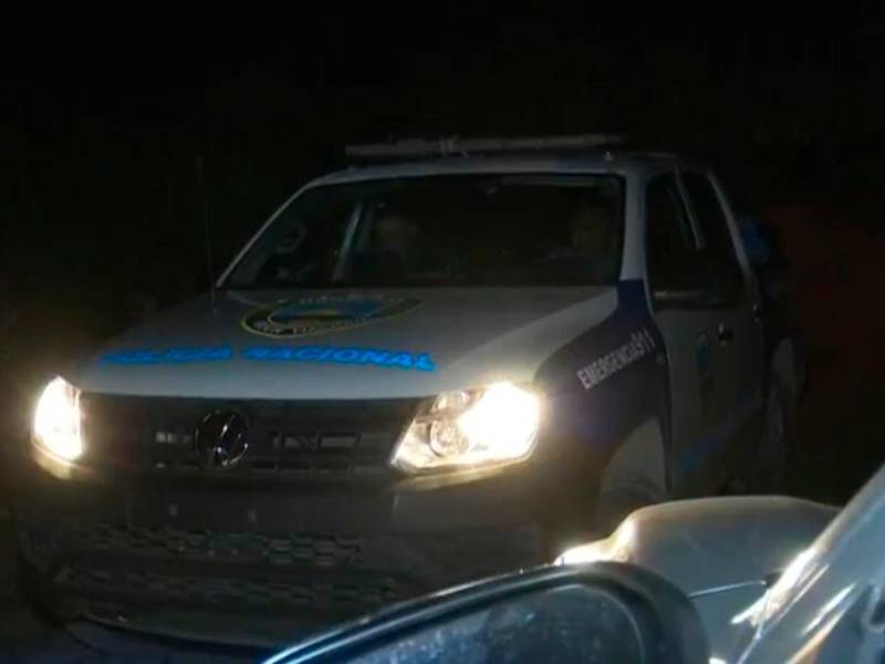 La Policía halló los cuerpos de las mujeres en unos matorrales.