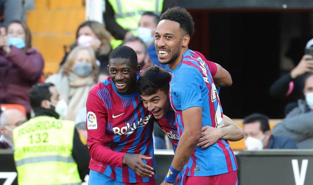 Barcelona golea al Valencia y se instala en puestos de Champions