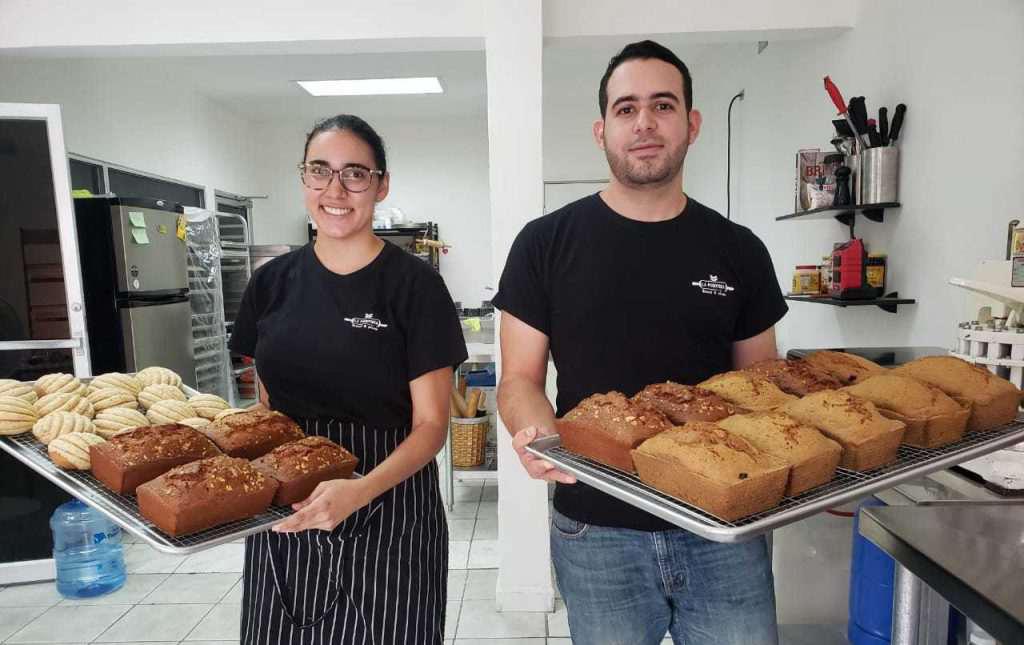 A pesar del incremento de las materias primas, en San Pedro Sula los emprendedores Stephany Saravia y Cyrstian Leonardo abrieron la panadería y pizzería La Panoteka.