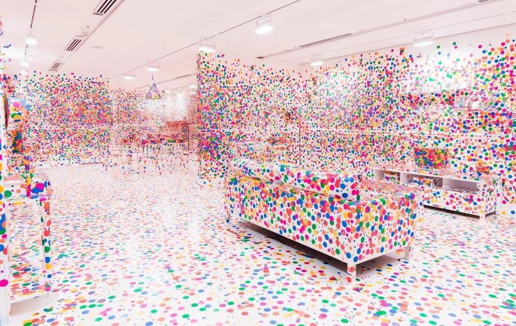 Yayoi Kusama, la artista que convirtió los lunares en símbolo de la psicodelia