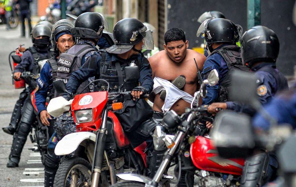 Más de 1,200 detenidos en protestas contra Maduro en Venezuela