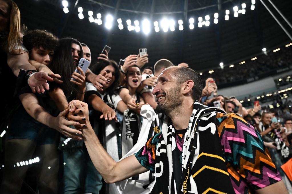 Giorgio Chiellini se despidió de la afición de la Juventus luego de 17 temporadas en donde ganó un total de 20 títulos.
