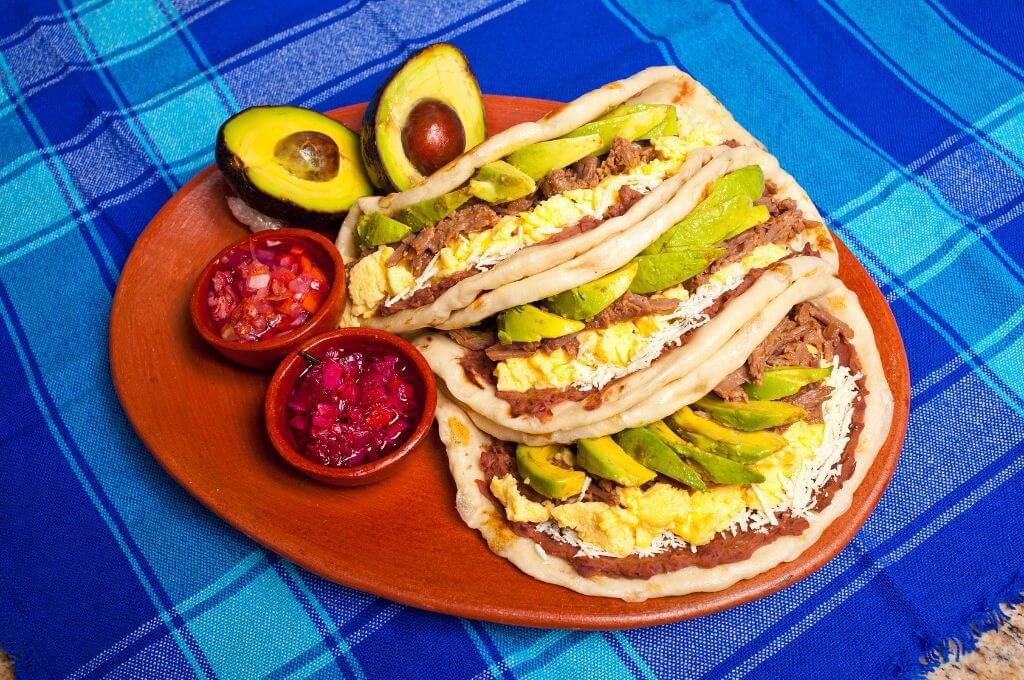 ¿Cómo preparar baleadas catrachas?